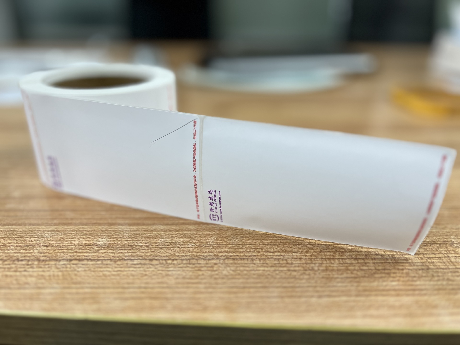 玉门市RICOH热敏合成铭板模切彩印厂80*50MM长效8-10年热敏条码纸