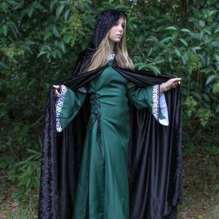 European and American Single-Layer Hooded Velvet Cloak Halloween Cos Vampire Anime Character Cloak Costume Cross-Border Wholesale*