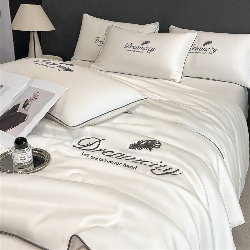 Ice Silk Quilt Set Embroidered Four Piece Bedding Collection_voghion.com