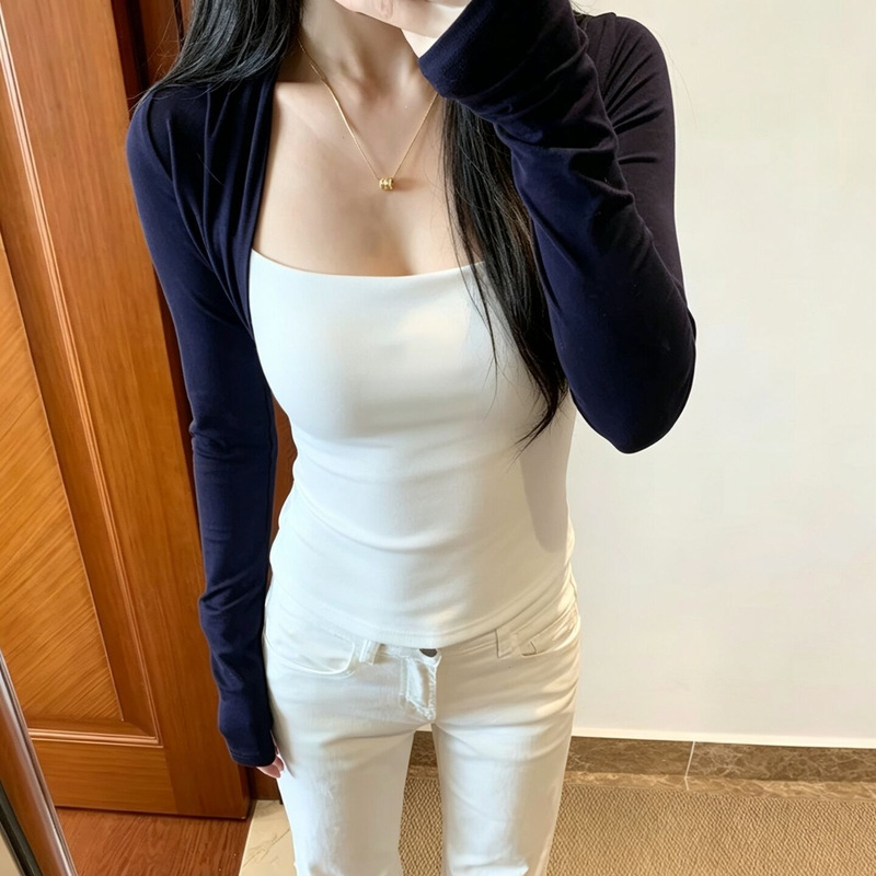 Korean-style niche square-neck design faux two-piece long-sleeve T-shirt for women, autumn and winter version, pure and alluring, slim-fit and versatile top