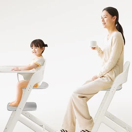 婴儿床;儿童餐椅;婴儿推车