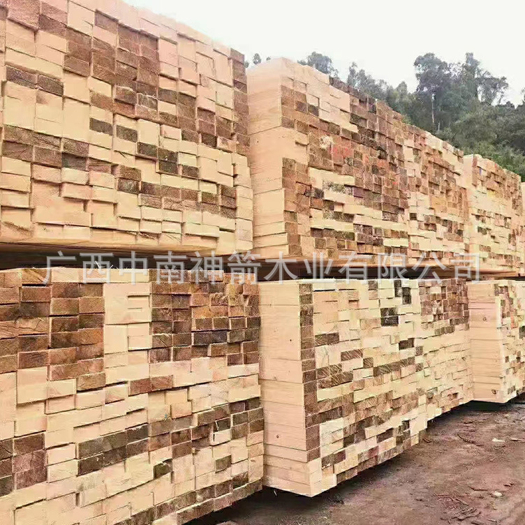 建筑木方工地用方木白松铁杉云杉多规格全根根好用大口径原材开料