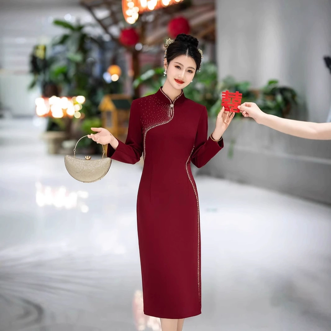 Свадебный свадебный костюм свекрови свадебное платье 2025 новый красный чонсам высокого класса чонсам свадебный костюм