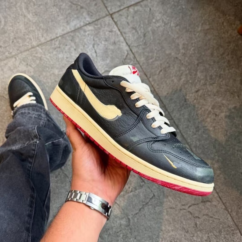 Putian Cross-Border Hot-Selling Aj1 Pure Original Jordan 1 Patent Leather Low-Top Retro Collaboration Navy Blue and White Unisex Basketball Sneakers Putian Cross-Border Hot-Selling Aj1 Pure Original Jordan 1 Patent Leather Low-Top Retro Collaboration Navy Blue and White Unisex Basketball Sneakers