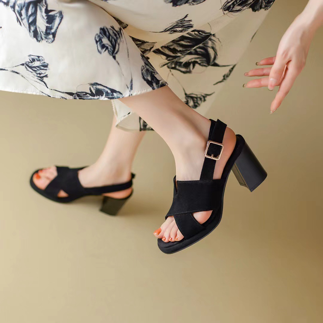 Sandal nữ gót vuông da thật quai ngang đế dày hở gót — Màu đen