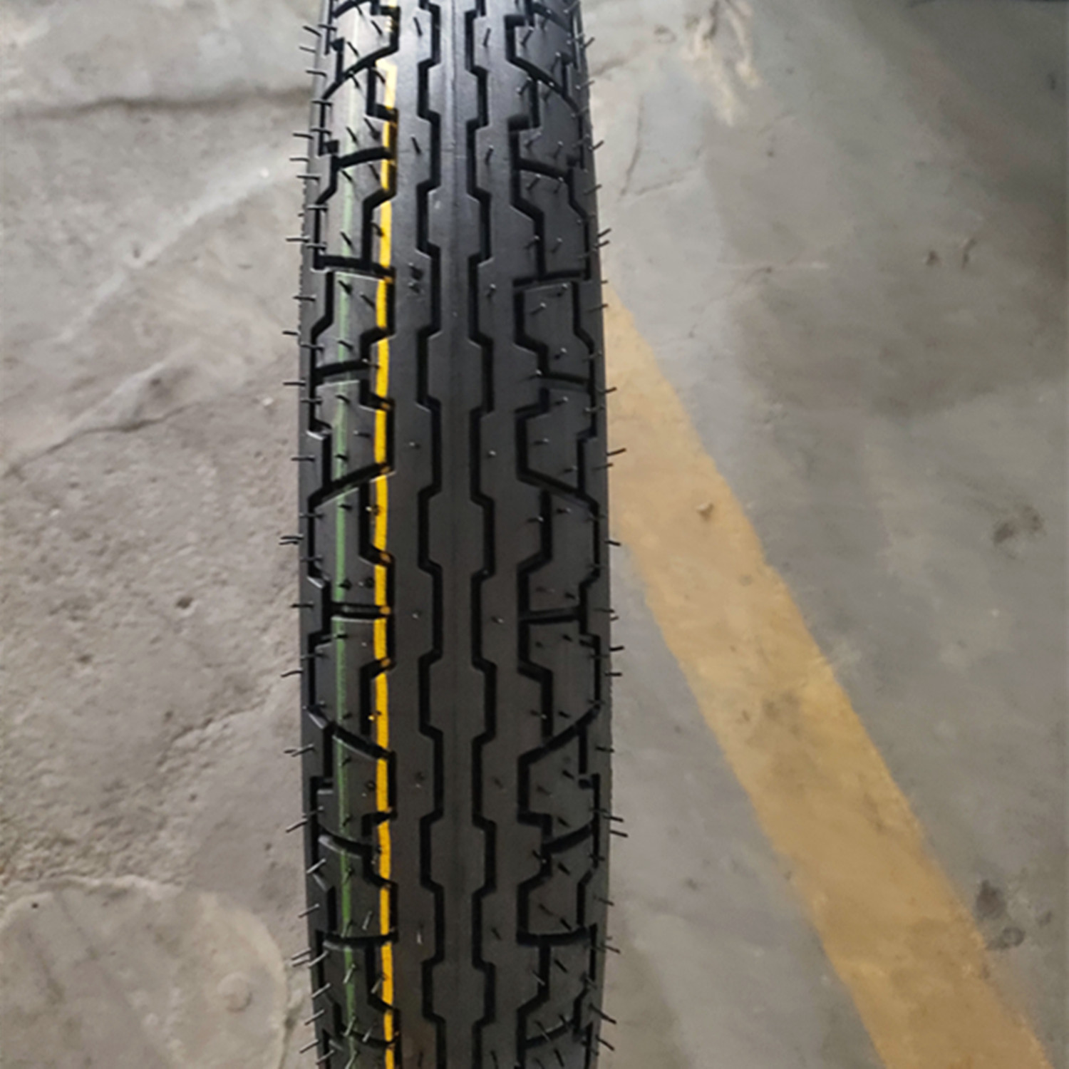 275x18 300x17 300x18摩托车胎真空胎18x275 18x300 17x300