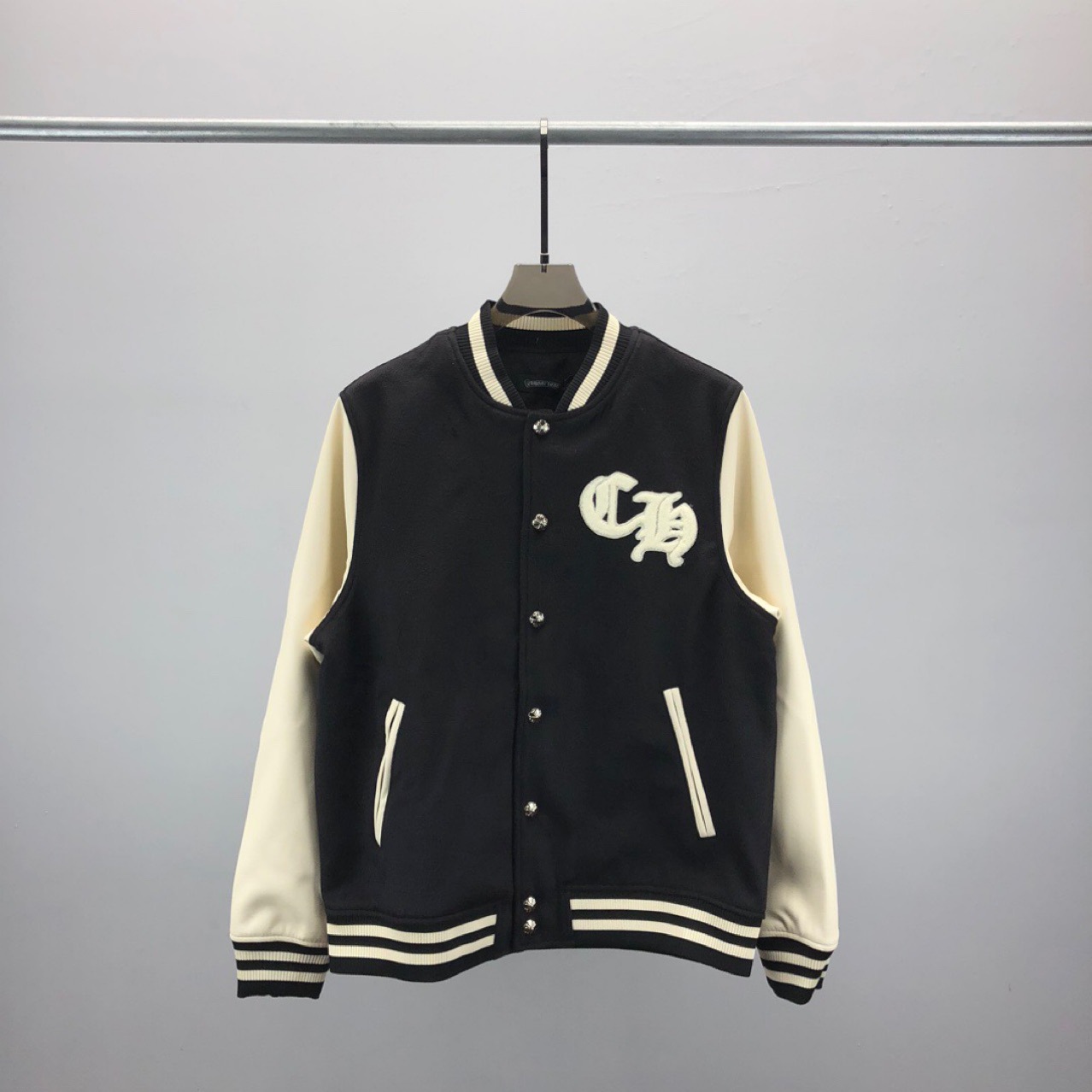 时尚潮牌欧货 ch秋冬外套棒球服梵文十字架毛呢皮袖拼接重工刺绣