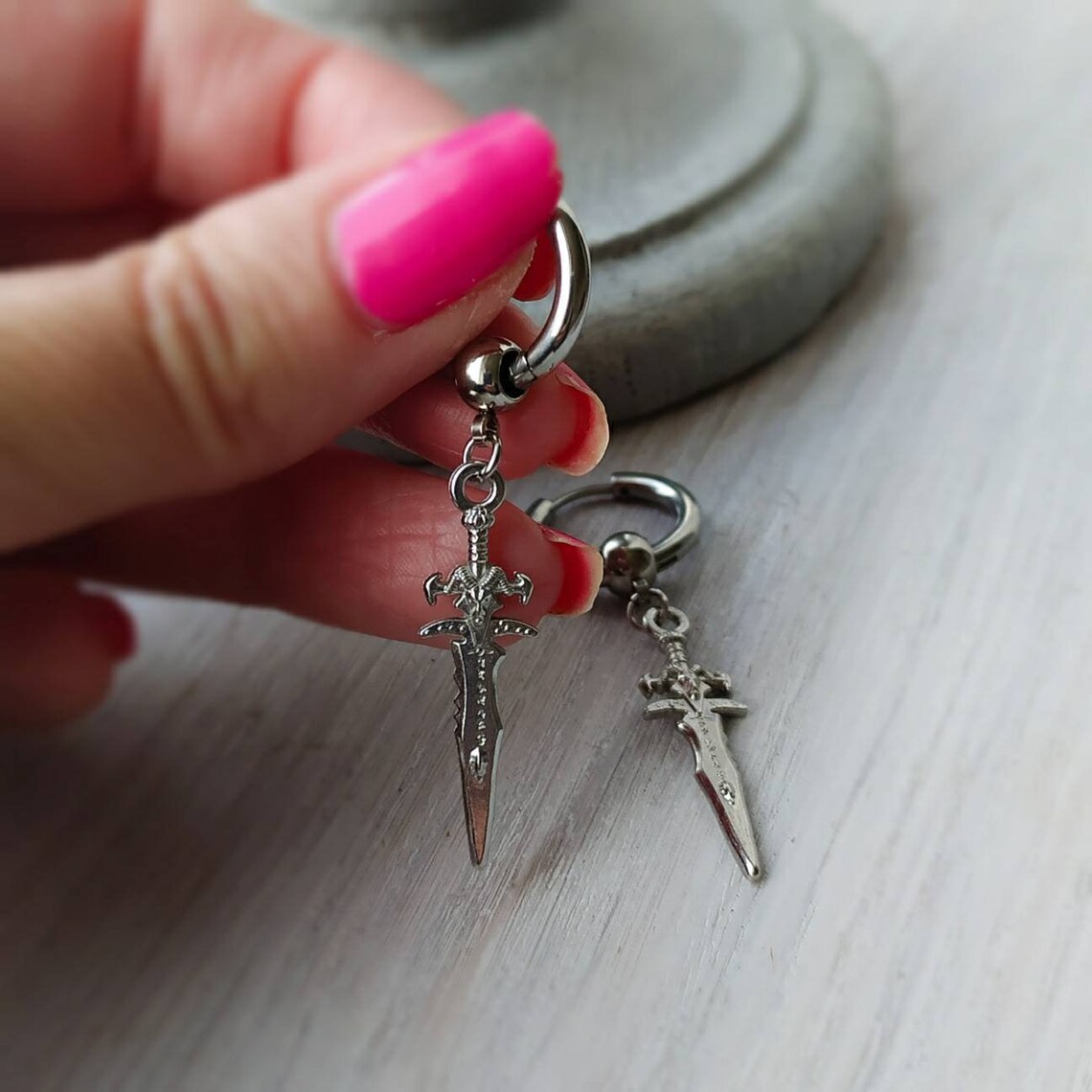 Y2K Cross-border Foreign Trade Punk Sounding Arrow Personality Hip-hop Street Couple Earrings Trendy Men's Ear Stud Sword Factory Outlet