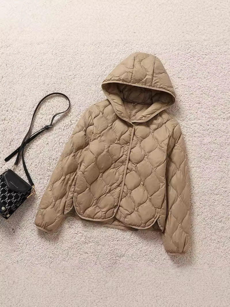 Nuevo cross-border ligero encapuchado otoño y invierno calabaza corta plumón chaqueta exterior mujer calentamiento suelto chaqueta clásica universal