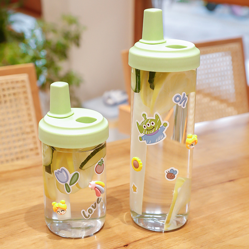 Taza de plástico de leche infantil de alta apariencia Linda taza de agua de paja de estudiante simple creativa Red Taza de gran capacidad