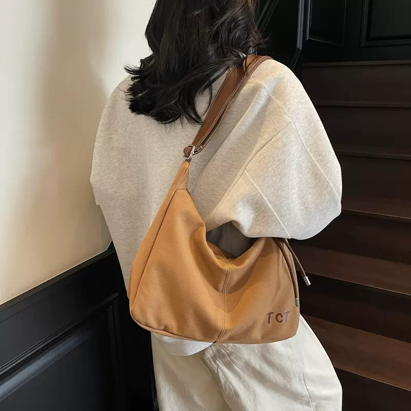 美拉德复古包包女夏季2025新款学院风托特包休闲大容量斜挎包