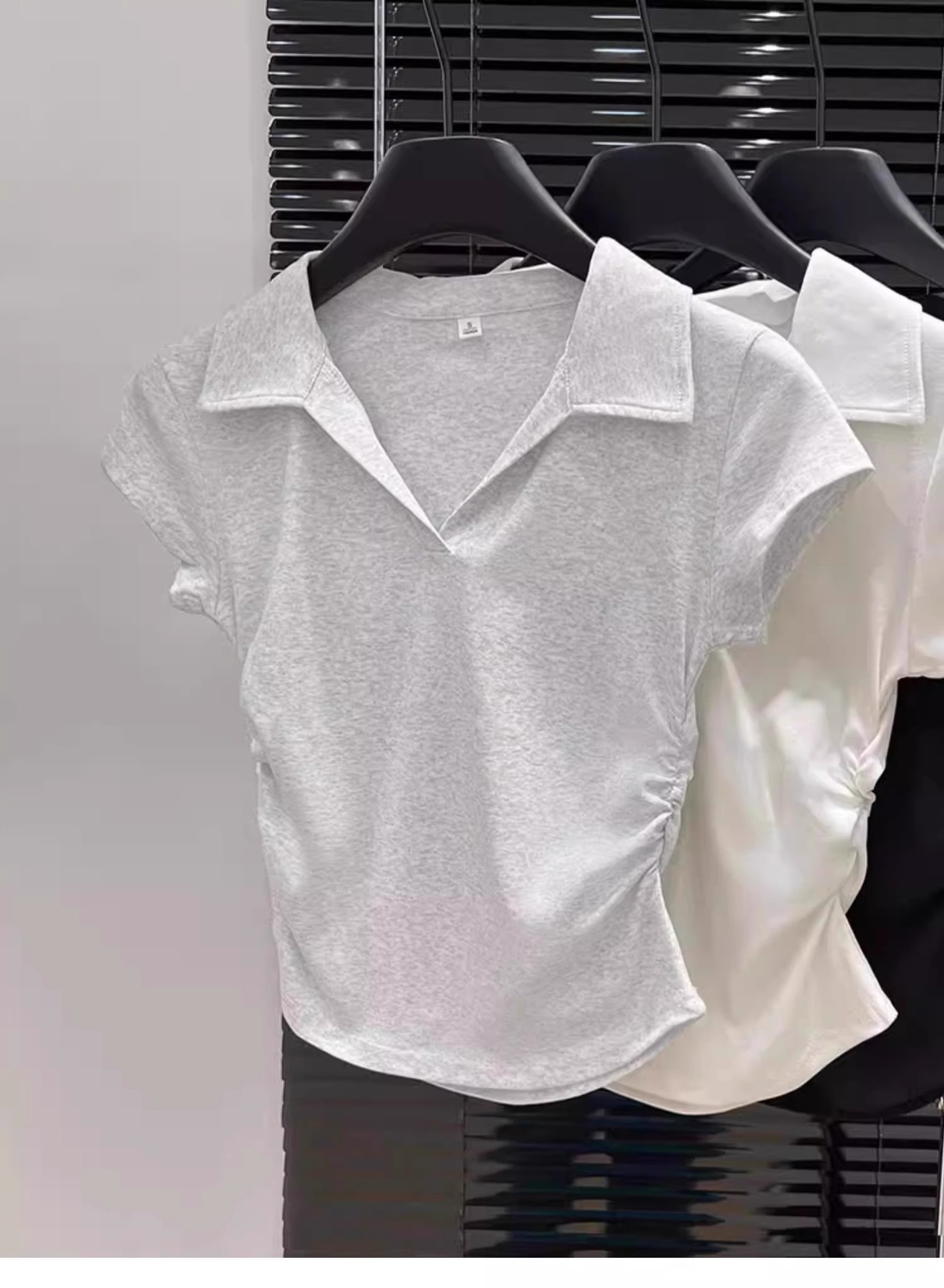 Women's Clothing Slim Fit Polo Collar Top Short Sleeve Ruched V Neck Grey T-Shirt Stylish Fitted Hot Girl Look Summer_voghion.com