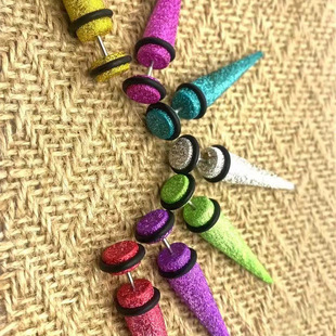 ��ɫ���yЧ���r�м��F��ᔶ��h�U�������Ժ��s��ɫ���h�Ʒ��ˇƷ