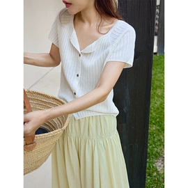 女式针织衫;休闲裤;女式T恤