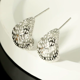 项链;耳钉;耳扣