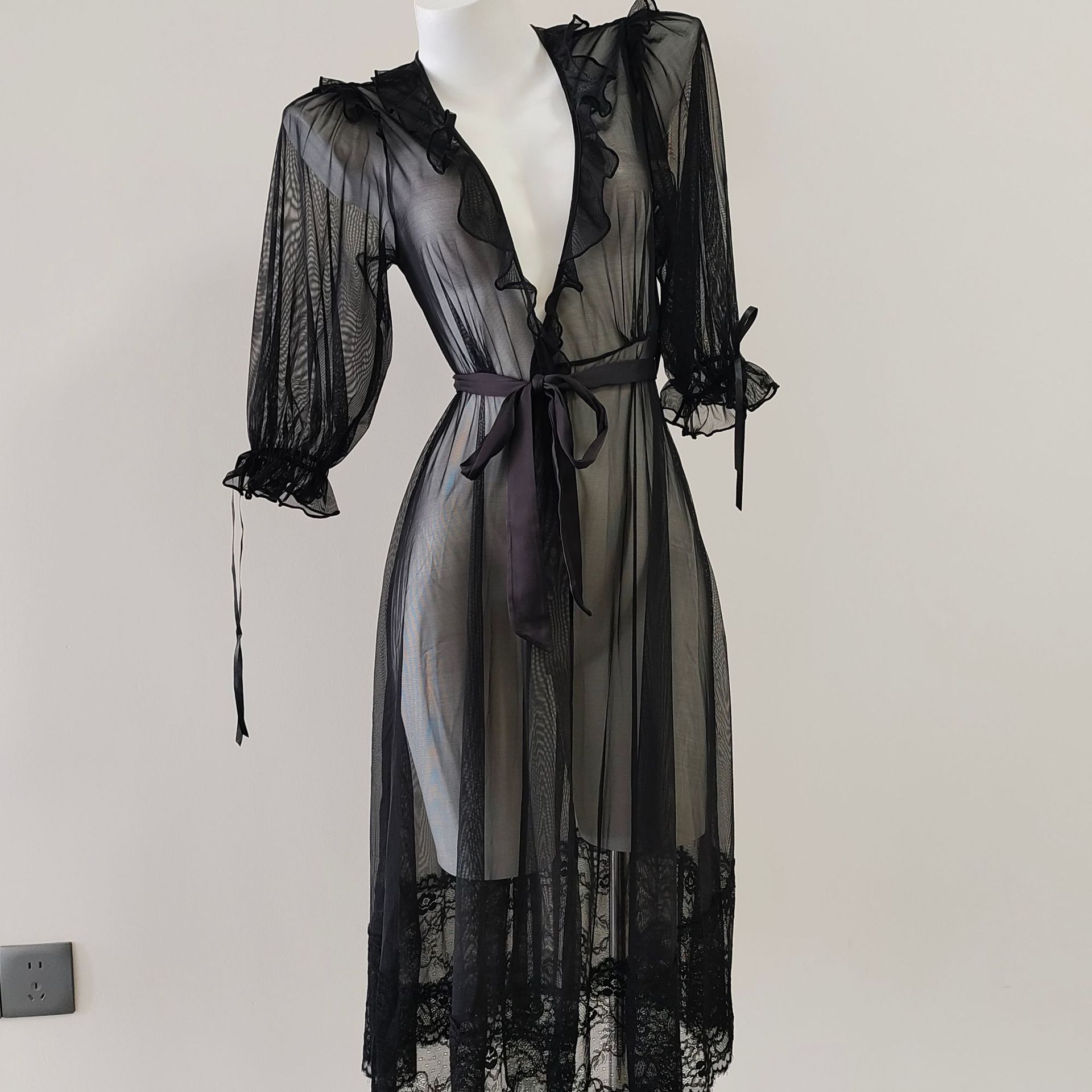 French Palace Style Lace Mesh Splicing See-Through Sexy Nightgown Home Wear Women's Long Sexy Bathrobe Outer Robe