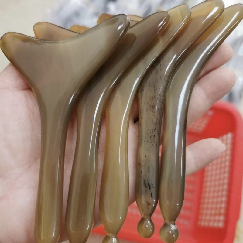 鱼尾形刮痧点穴按摩棒黑花黄花色带圆点拨精棒刮脸颈多功能牛角棒
