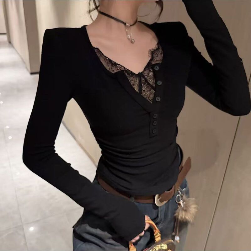 Derong Buttoned V-Neck Lace Patchwork T-Shirt Base Shirt for Women, New Autumn and Winter Fashion Design, Faux Two-Piece Top, Trendy Derong Buttoned V-Neck Lace Patchwork T-Shirt Base Shirt for Women, New Autumn and Winter Fashion Design, Faux Two-Piece Top, Trendy