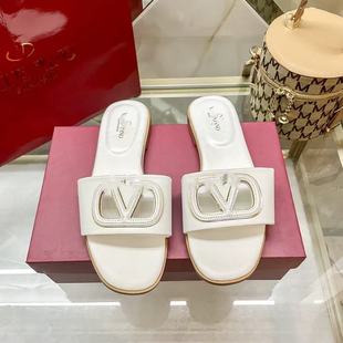 ���QV�Ұٴ���Ь��ɫ��Ƥ�U��һ����Ůʿ�⴩��Ь�S��؛Դ������
