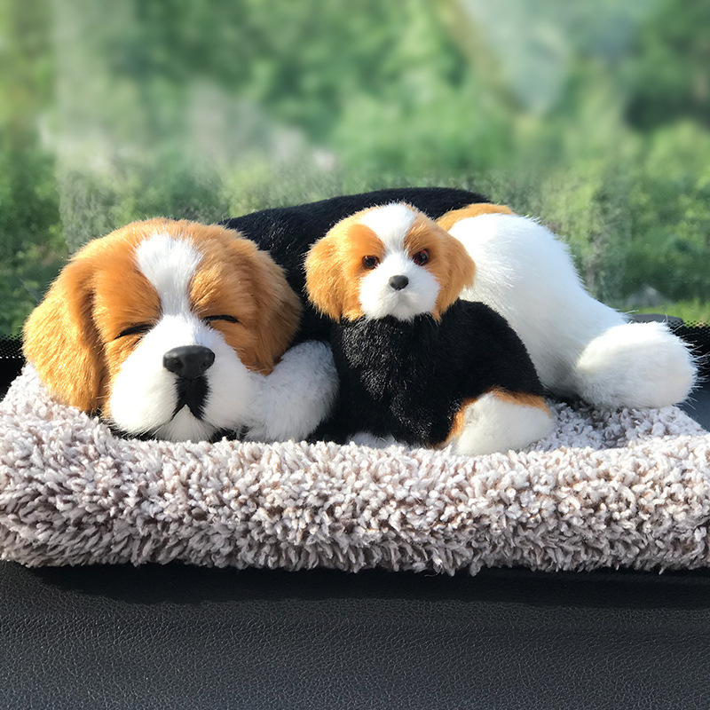 Decoraciones de automóviles adornos adorables accesorios de automóviles en línea nuevos animales de dibujos animados de perros simulados