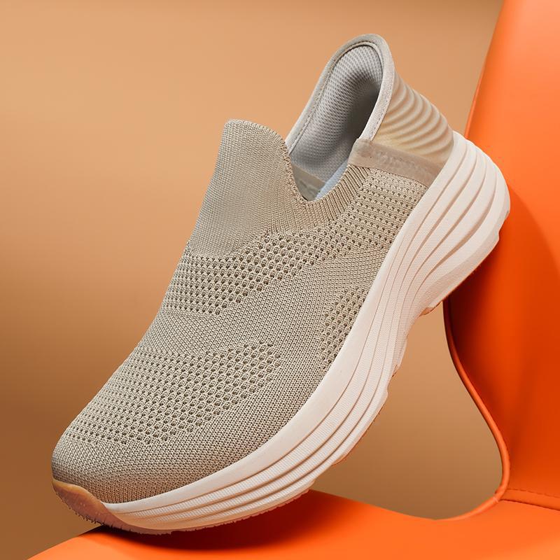 Wide-sole slip-on walking shoes for men, fly-knit breathable casual mesh shoes, thick-soled cushioned commuter shoes