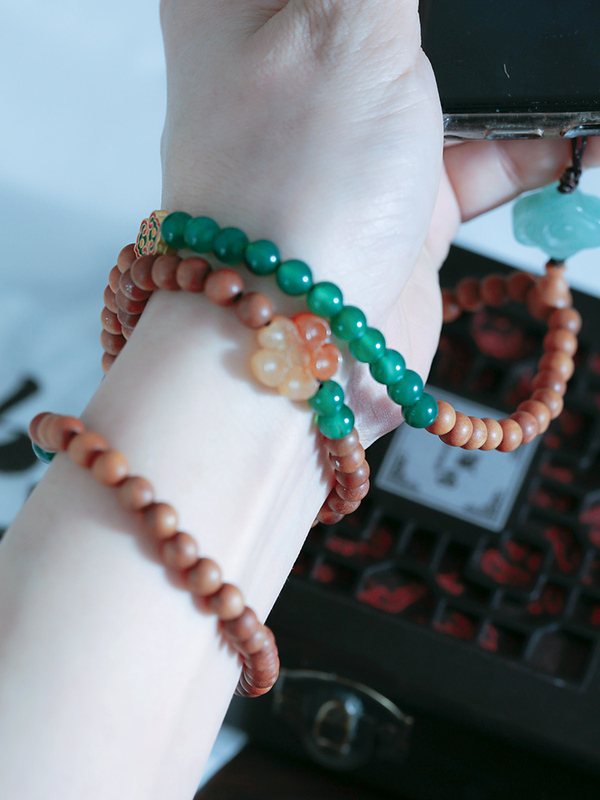 Jiuhua Mountain wealth preservation long mobile phone chain old sandalwood original designer beads lanyard halter bracelet