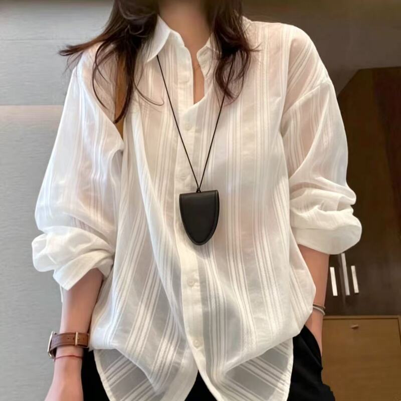 Versatile Commuter Style White Jacquard Long-Sleeved Shirt for Women, Loose-Fitting, High-End Sun Protection Shirt, Solid Color Top Shirt