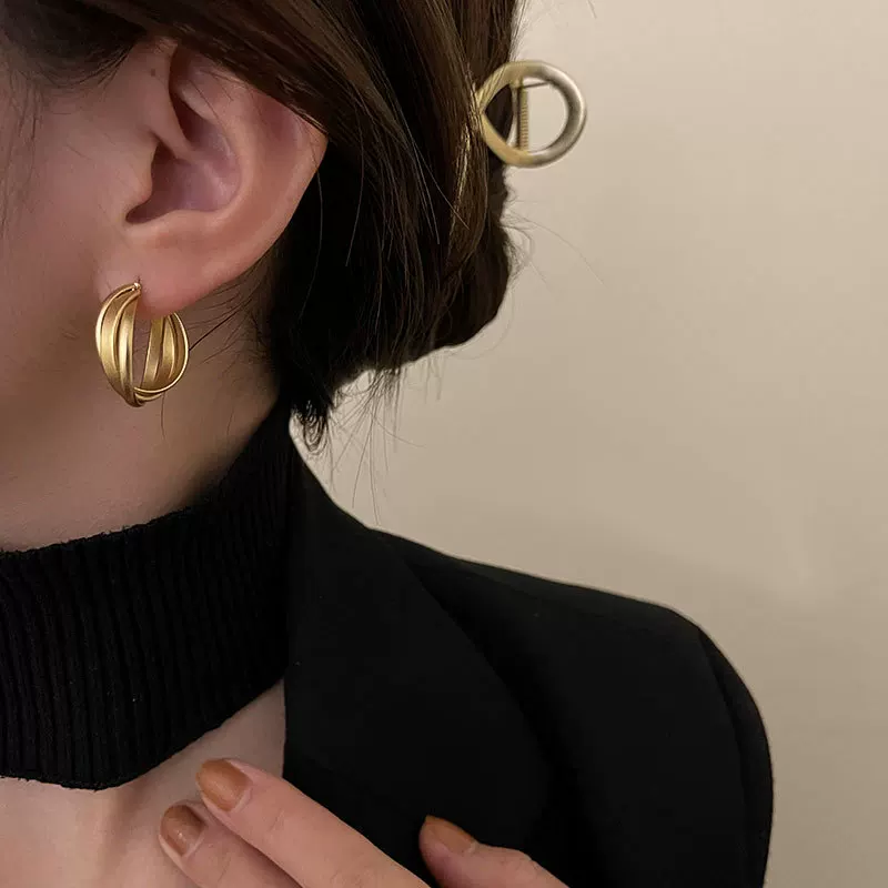 Серебряная игла, металлические модные серьги, стиль высокого качества, стиль легкой роскоши, оптом