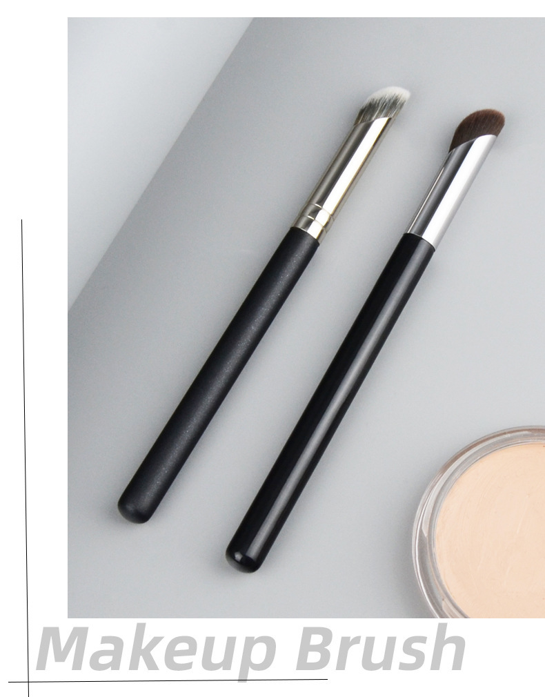 Magic Finger Concealer brush, Blending Brush, Finger Pad Brush, Flat Round Eyeshadow brush, Traceless Finger Pad Concealer brush Application Scenario