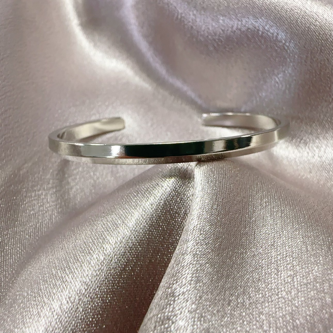 Fábrica directa DW pulsera simple C biselada abierta pulsera pareja cruzada Europa y América venta caliente pulsera de cobre mujer