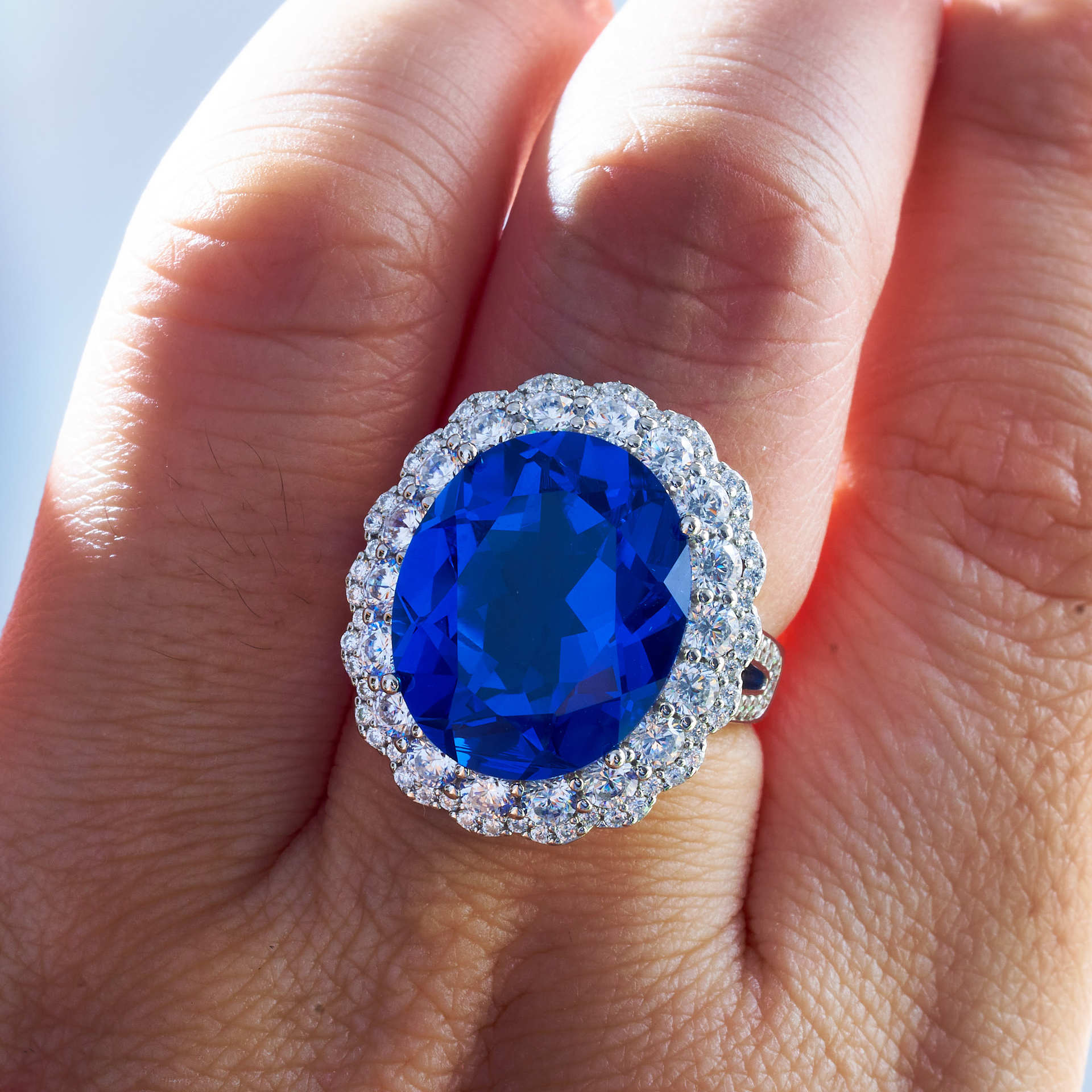 Anillo de zafiro sintético de alta gama, corte oval, S925 plata, 15 quilates de zafiro sintético