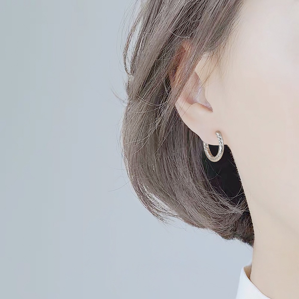 New Fashion Simple Titanium Steel Earring Grid Pattern Ear Clip