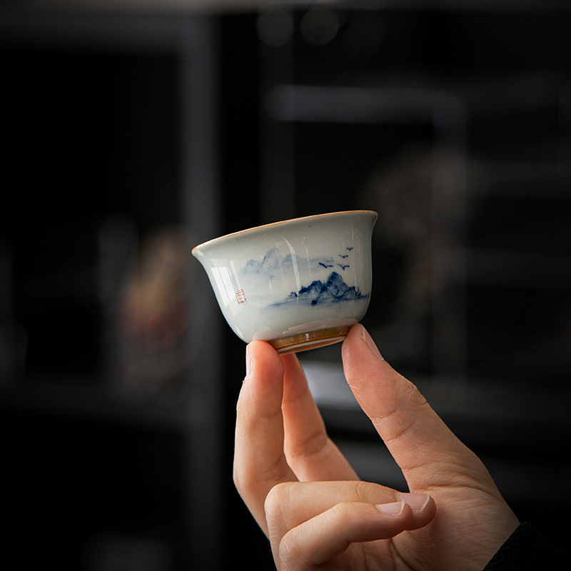Hand painted ceramic tea cup single Cup vintage blue and white porcelain tea cup kung fu tea set household tea cup personal tea cup Hand painted ceramic tea cup single Cup vintage blue and white porcelain tea cup kung fu tea set household tea cup personal tea cup
