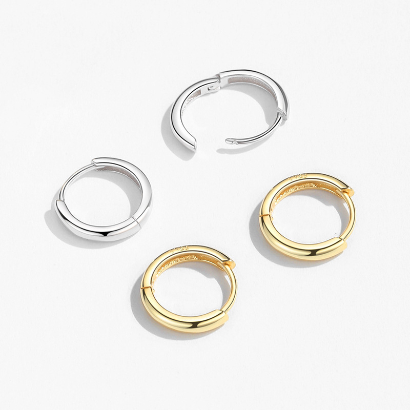 Aretes de plata esterlina para mujeres en 2025 nuevos aretes de alta calidad de moda aretes de anillo simple pernos de orejas compactos aretes de círculo