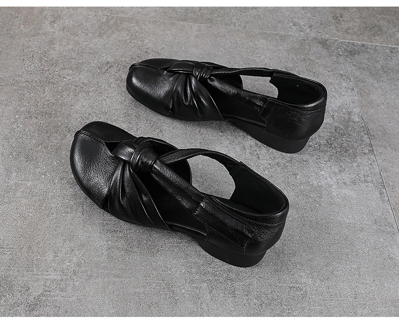 Sandal da bò thật thủ công quai chữ V bít mũi, gót thấp, khóa dán — màu đen chi tiết 12