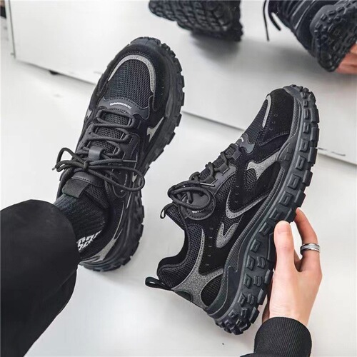 Labor insurance men's shoes spring new breathable mesh shoes men's trendy all-match non-slip sports shoes casual dad shoes for men