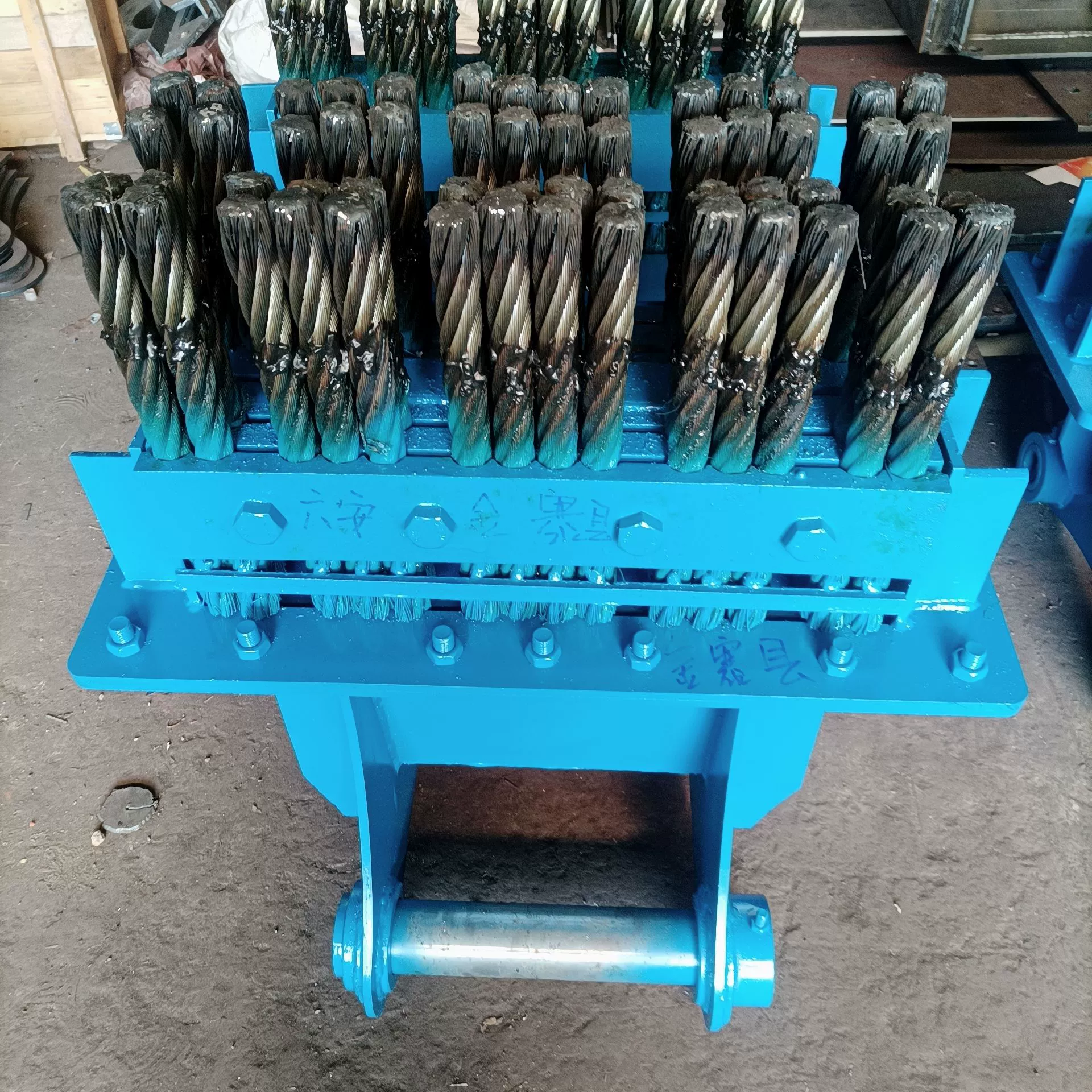 Тоннель очищает пол стальной аркой