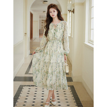 新中式绿色长袖连衣裙女2025秋新款高级感国风收腰长袖气质碎花裙