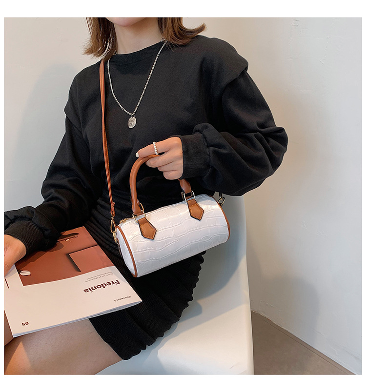 High Quality Bag 2022 New Trendy Japanese And Korean Fashion Color Contrast Shoulder Messenger Bag Simple Round Bag Portable Women's Bag display picture 18