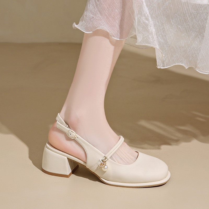 Zhuo Shini con sandalias de verano para mujeres 2025, el nuevo temperamento de celebridad aumenta el taón grueso de los zapatos franceses Marie-Zhen