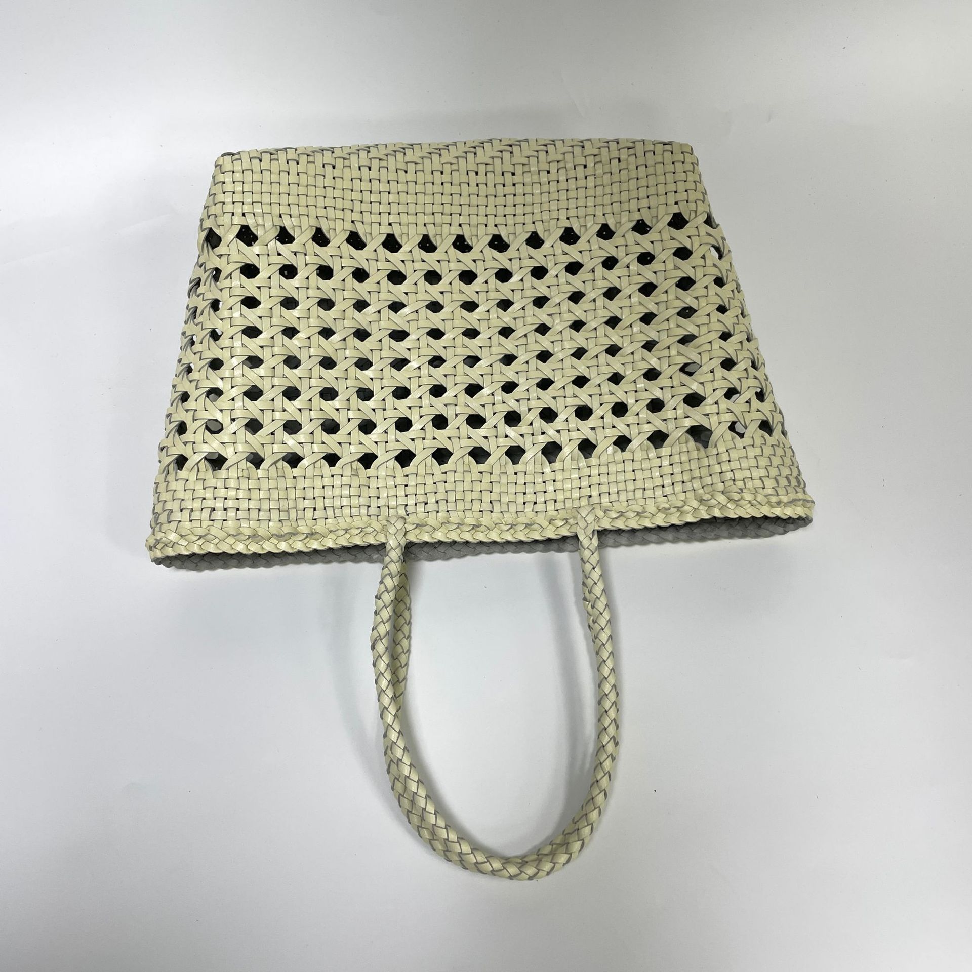 Bolsa tejida de difusión de Dragón Primera capa de piel de vaca bolsa de cesta de verduras hueco ins Bolsa De mujer entrega de fábrica