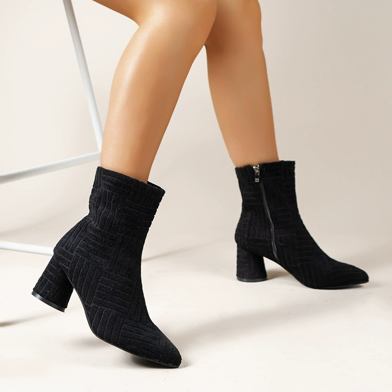 2023 Новая Осенняя женская обувь больших размеров для внешней торговли, однотонная замшевая женская обувь на толстом каблуке с острым носком, трансграничная Женская LZ