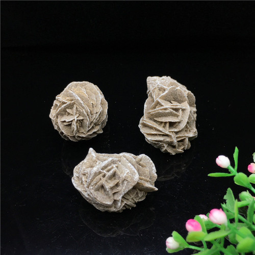Natural desert rose mineral raw stone crystal strange stone teaching specimen home decoration energy stone ornaments wholesale