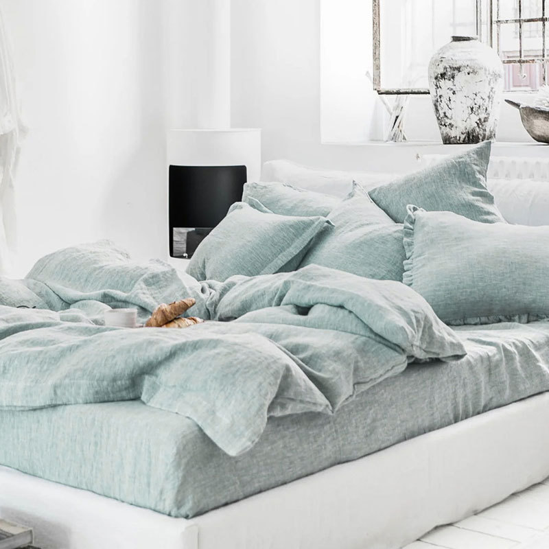 Juego de cuatro piezas de lino puro lavado a la francesa, estilo INS de lujo ligero, ropa de cama de color liso para otoño e invierno, ideal para dormir sin ropa, venta al por mayor para otoño e invierno.