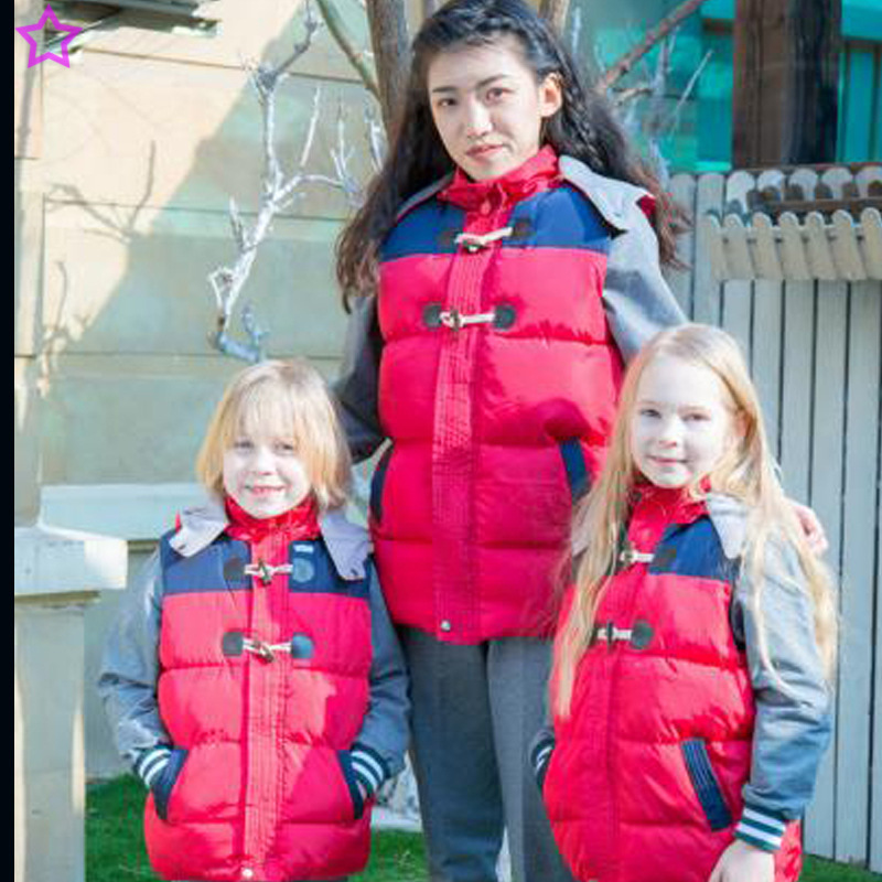 2025 otoño y invierno ropa infantil de corno de buey engrosado hombro de los niños comercio exterior británico chaleco de plumón de algodón chaleco con sombrero