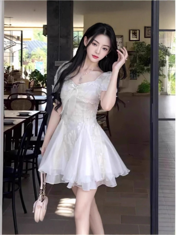 纯欲白月光气质蓬蓬网纱拼接连衣裙女2025夏季法式温柔绝美小裙子|undefined