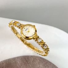 ������ݸ߼���������С�ڸ���ֵ����С��Ůʿ�羳ʯӢ�ֱ�