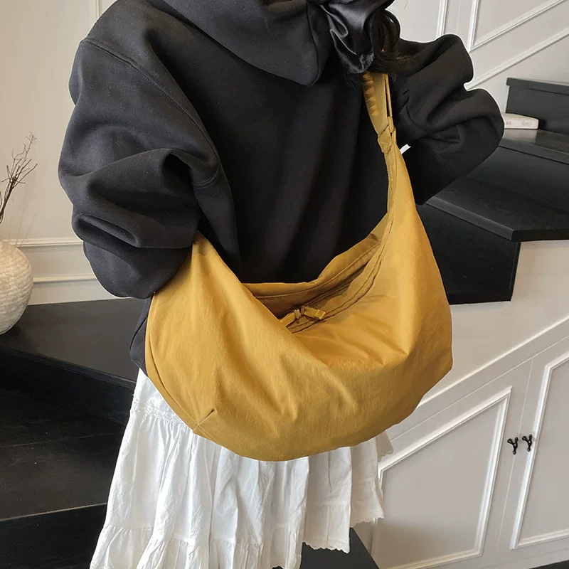 Capacious one-shoulder bag for leisure, shoulder bag, Korean style