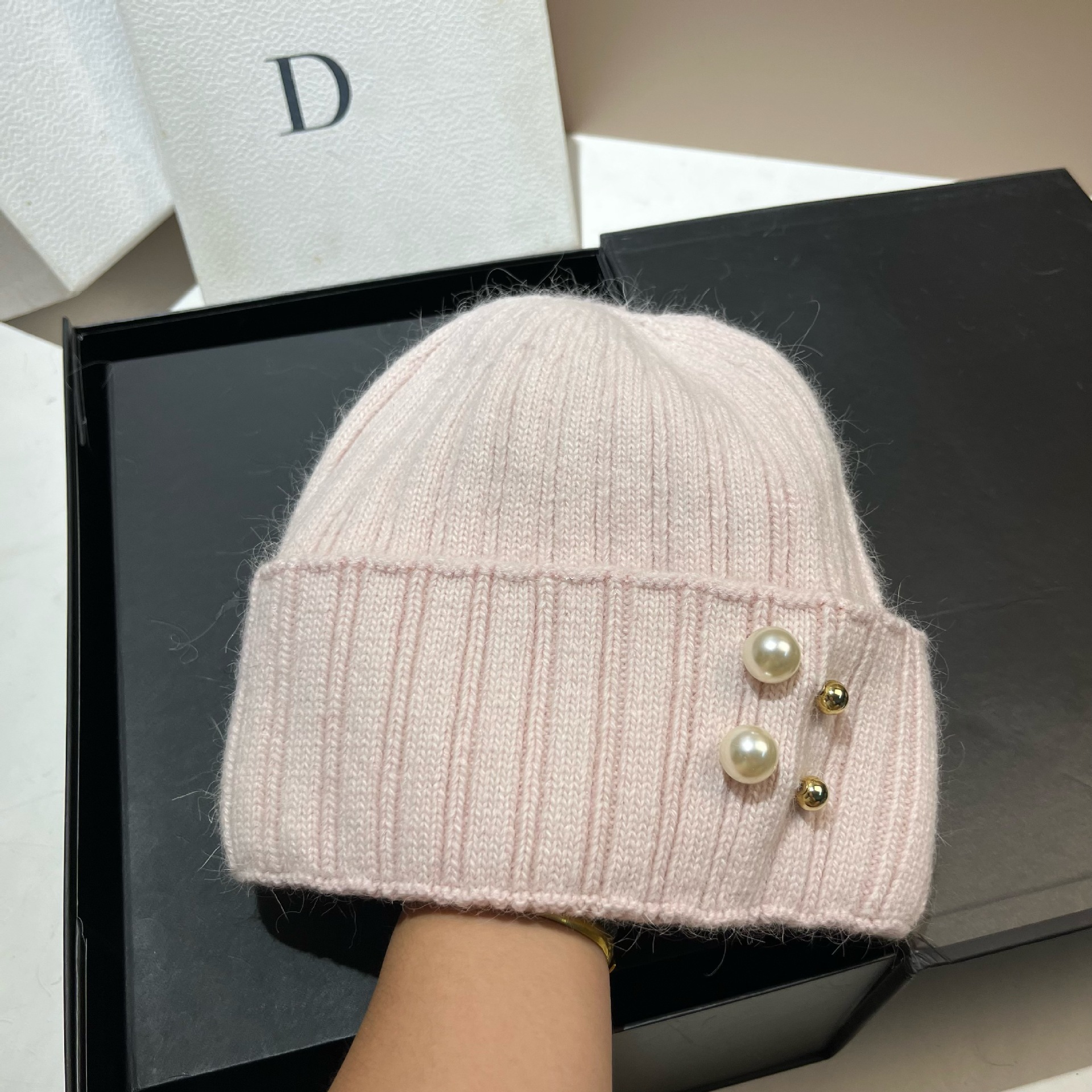 Winter Neue Kleine Duftenden Stil Perle Kaninchen Haar für Frauen, Mode Nordic Wärme Gestrickte Kopf Kalten Hut Trendy_voghion.com