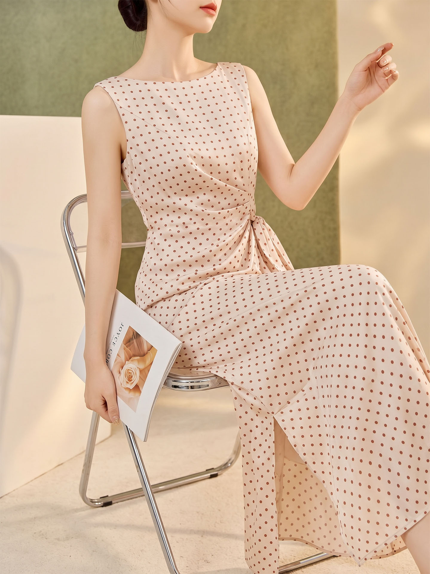 Đầm dài ôm body chấm bi không tay phong cách Trung Quốc mới — Điểm sóng